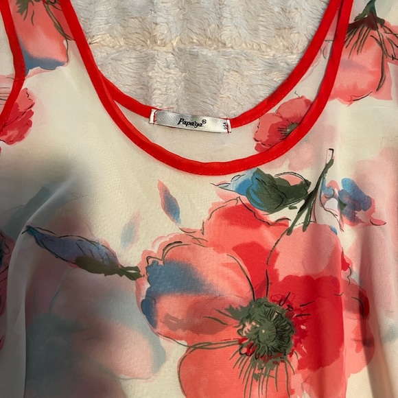 Papaya Red and White Floral Blouse - Picture 10 of 11
